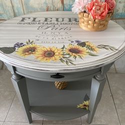 Oval Side Table With Sunflowers So Pretty 