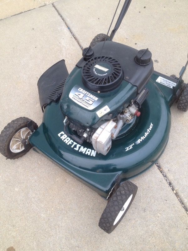 Craftsman 22" mulcher lawn mower! 4.5 Hp push mower! for Sale in