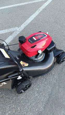 Podadora de césped honda $650$