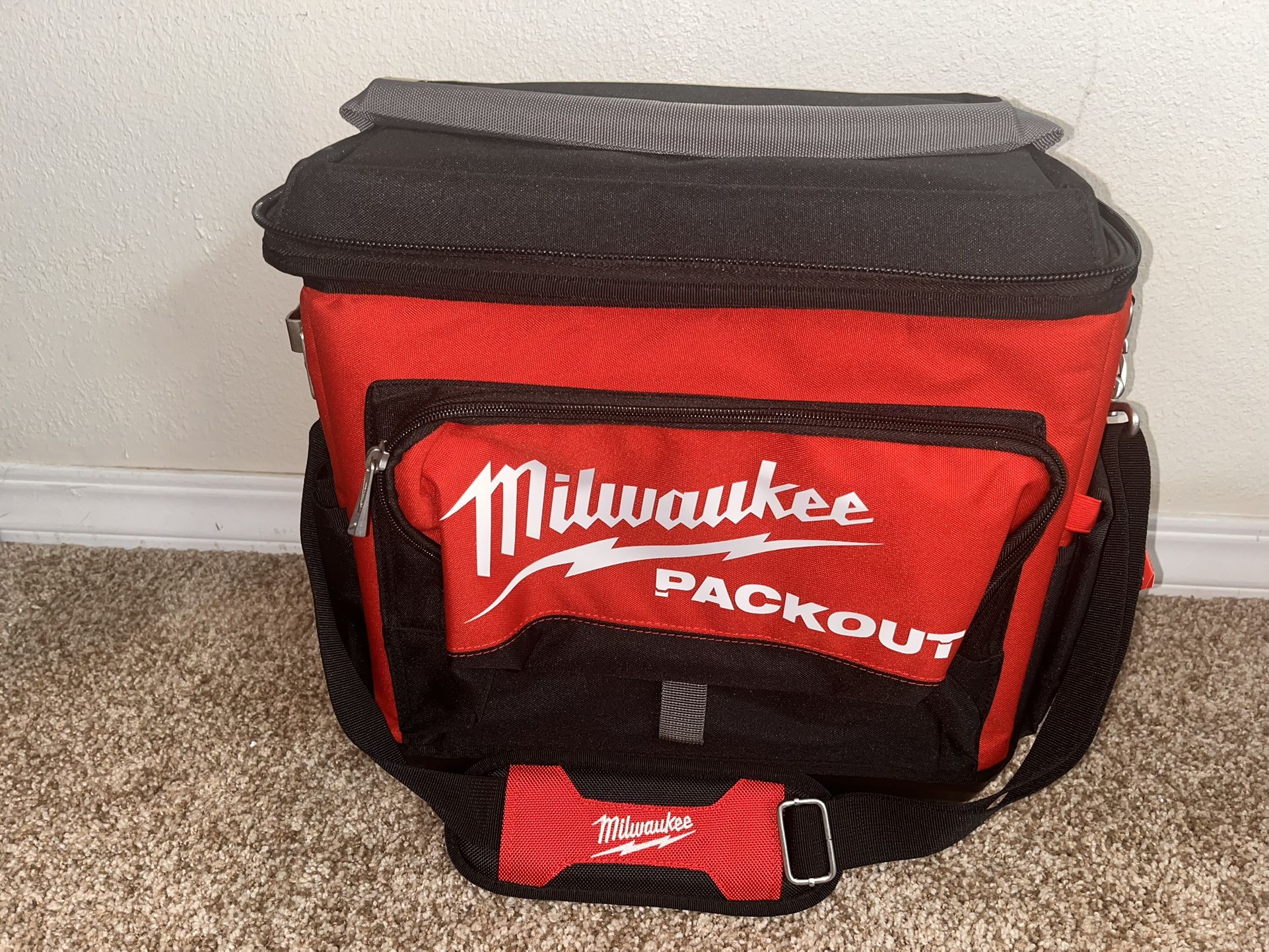 NWT Milwaukee Packout Cooler