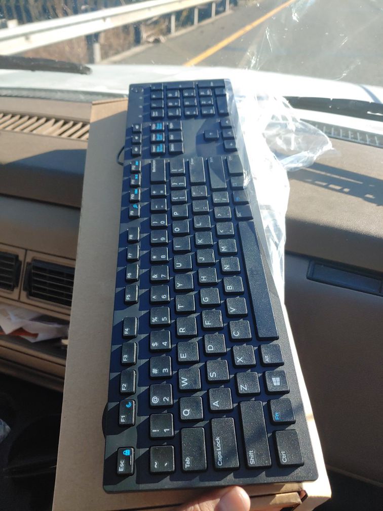 Dell Keyboard wired new in the box 📦