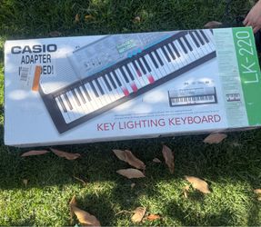 Casio LK-220 Electric/ Battery Keyboard