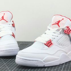 Air Jordan 4 Retro Orange Metallic