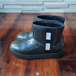 UGG Ankle Boots Kids Classic Clear Mini Waterproof Girls Size 4 Big Kids Black