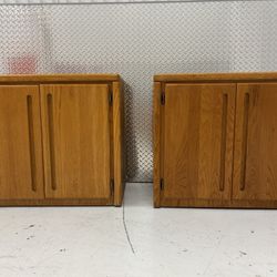 Gorgeous Mid century pair of nightstands 