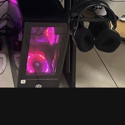 High-Performance Gaming / Workstation PC – Excellent Condition  Desktop PC en excelente estado, muy bien mantenida y funcionando al 100%. Equipo poten