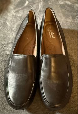 Casual dress shoes