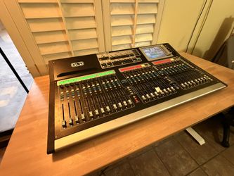 Allen & Heath GLD-112 Digital Mixing Console