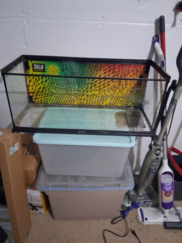 Zilla Reptile Tank
