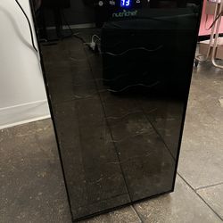 NutriChef 18 Bottle Thermoelectric Wine Cooler