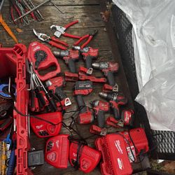 Milwaukee Makita Dewalt Tools Generators And More