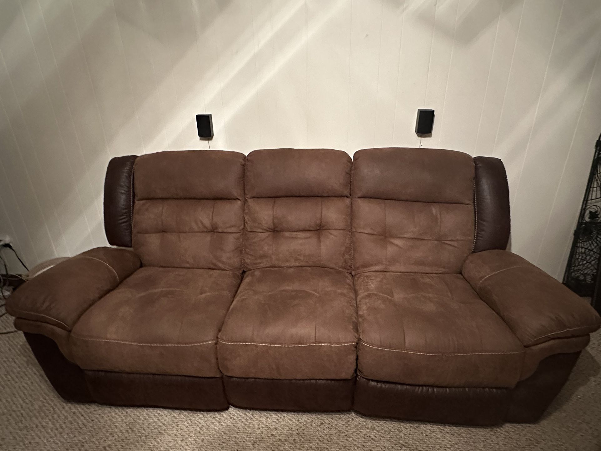 Dual Reclining Sofa AND matching Love Seat!
