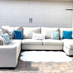 Gorgeous Beige Sectional Couch 