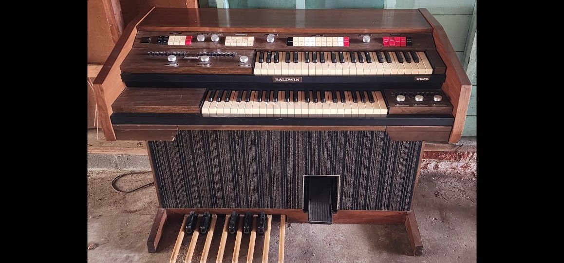 Baldwin Encore Organ