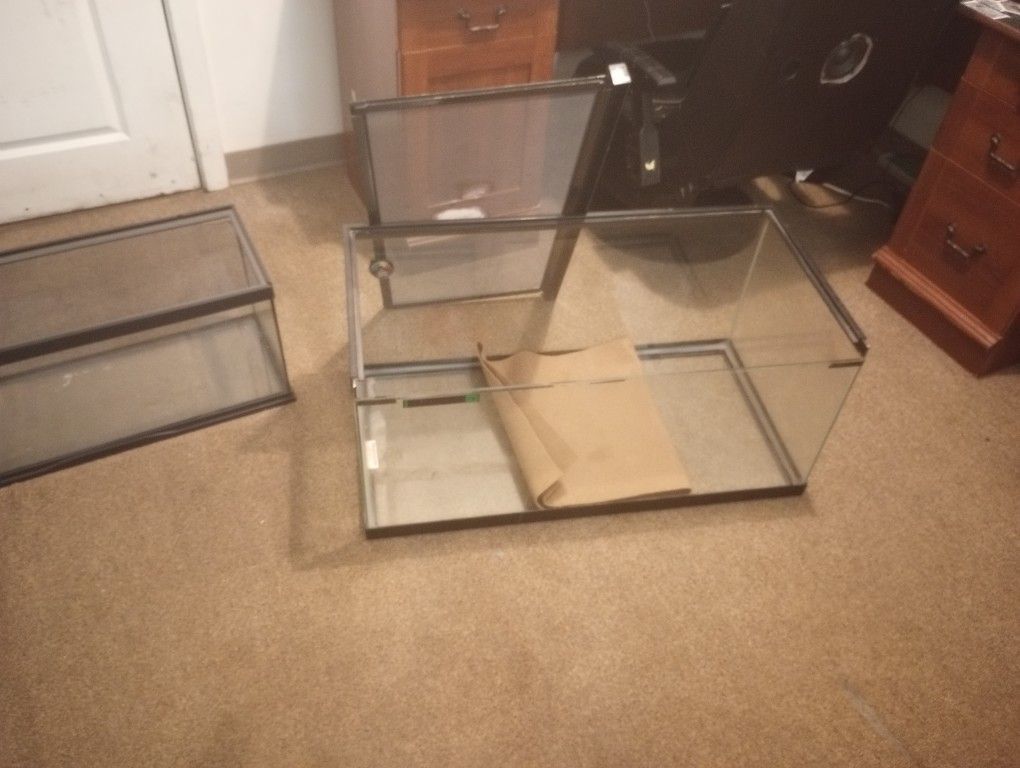 2 Tanks For Sale 1 20gal. and 1 40gal