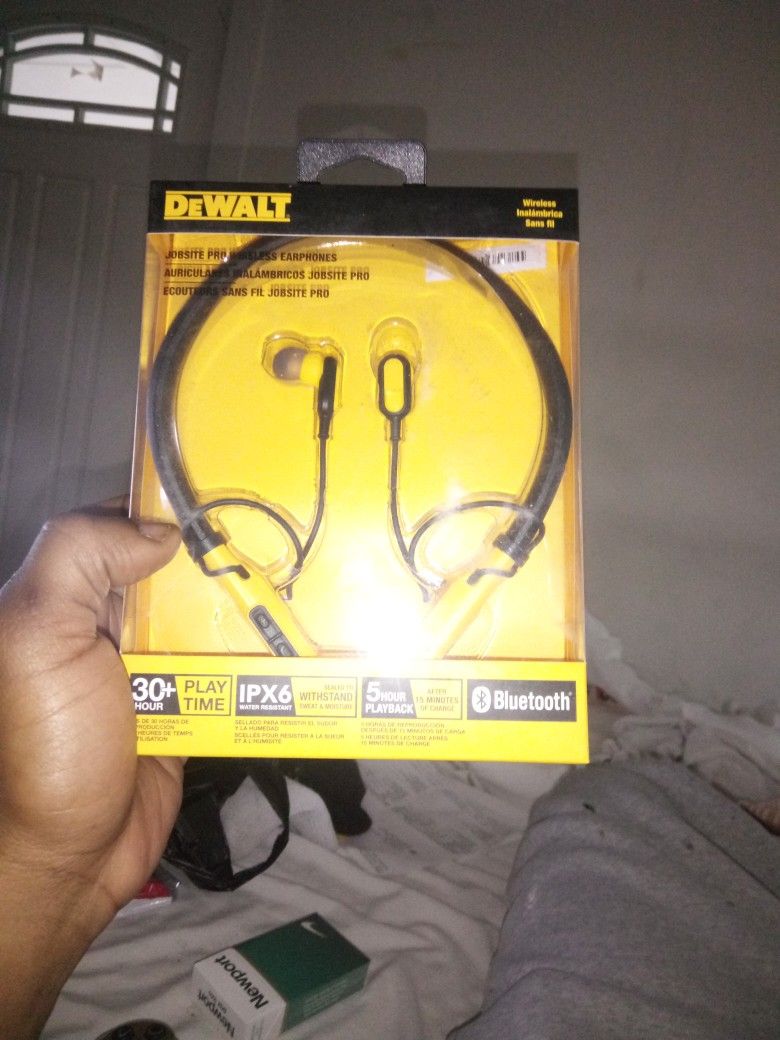 DeWalt Job site Pro Wireless Earphones 