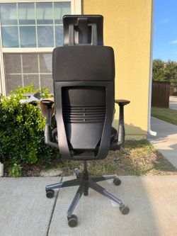 Brand new steelcase gesture office chair with headrest