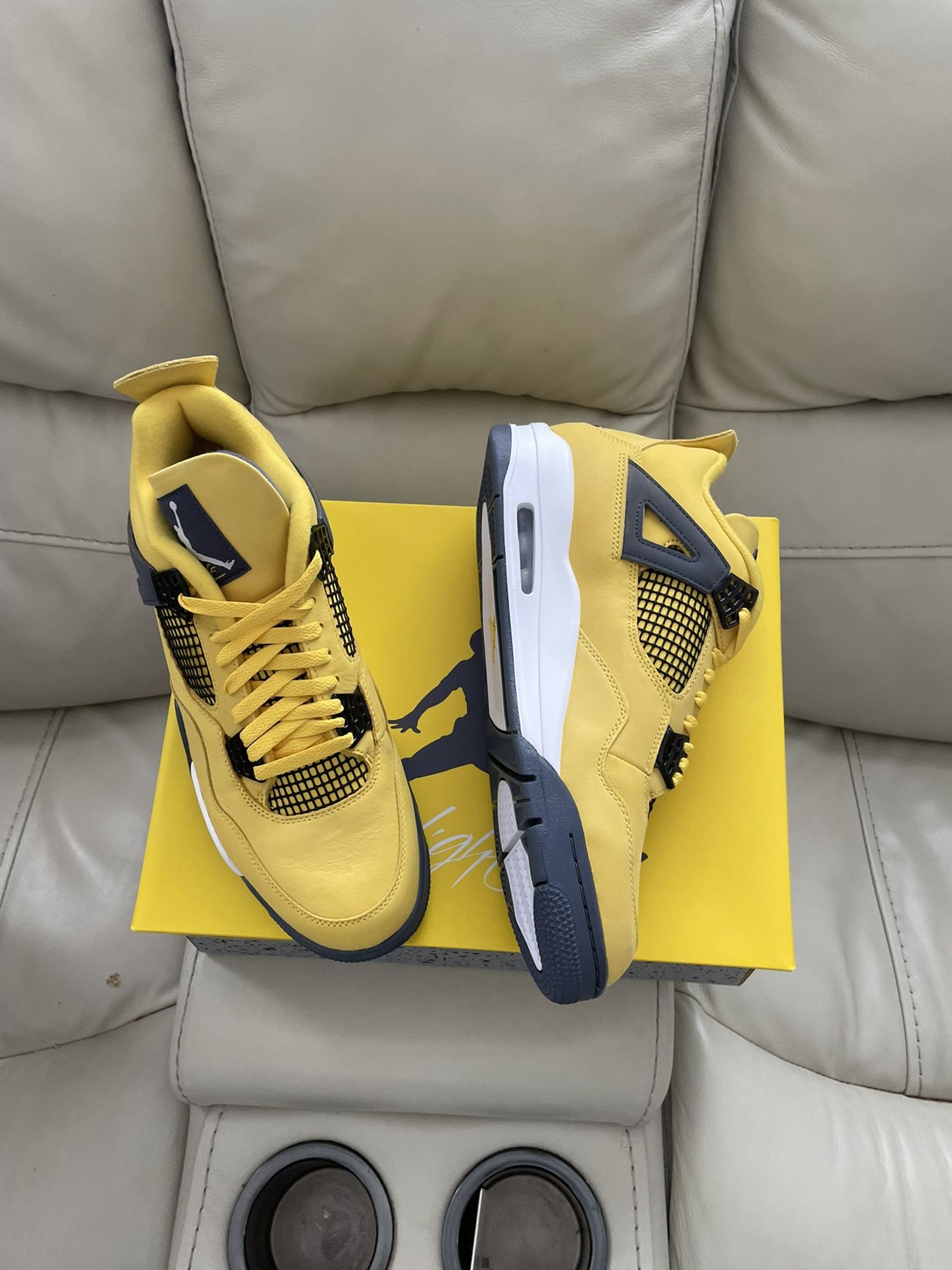 Jordan 4 Retro