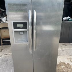 Frigidaire Refrigerator 36"W 70"H Everything Works Good....