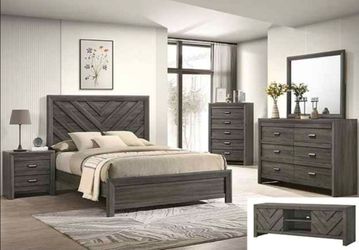 Brand New! 7pc Queen/Full Bedroom Set😍
Take it home with $49down 
Hablamos Español Y Financiamos 🙋