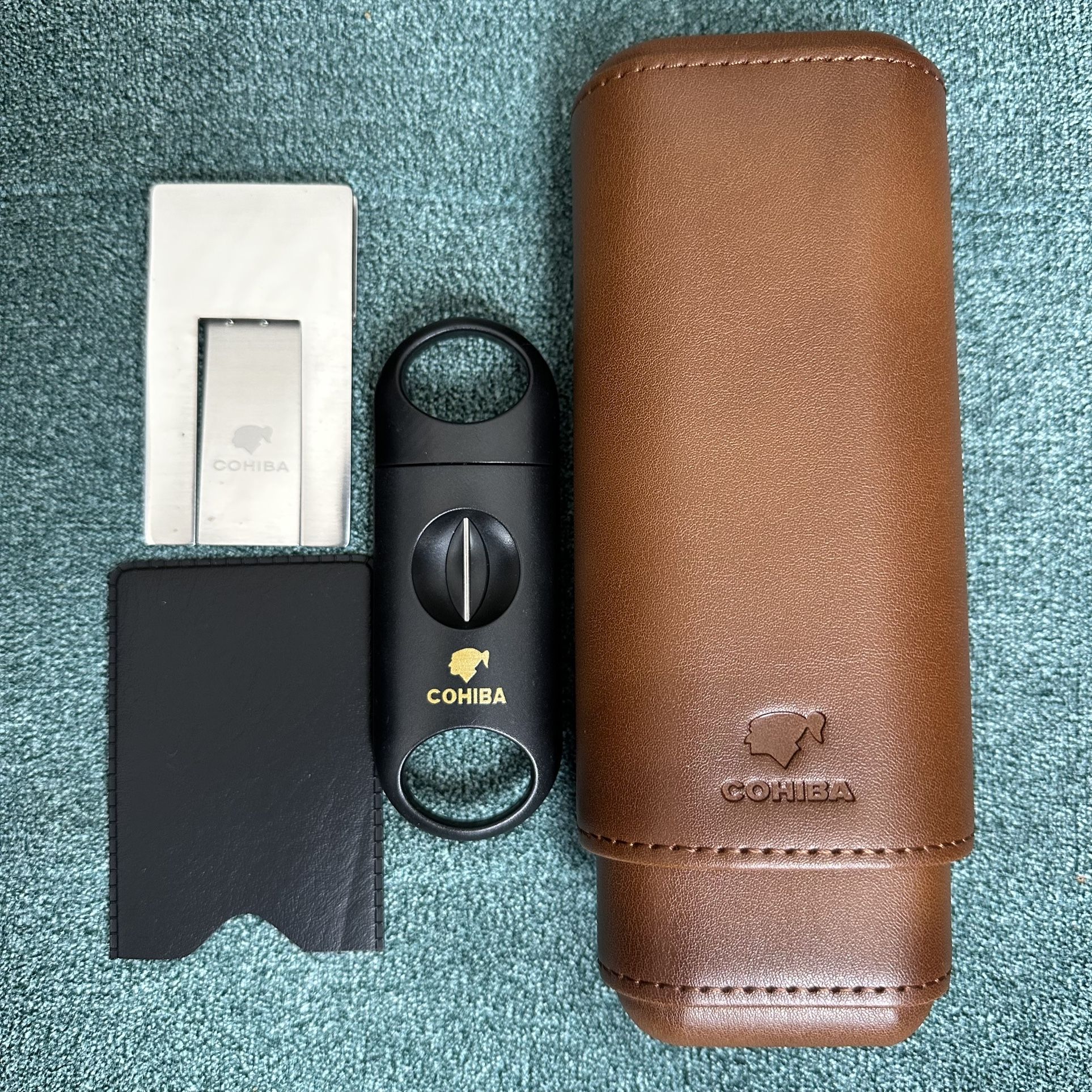 Cohiba Cedar Wood Lined 2 Ct Portable Case & V Cutter & Portable Stand Holder