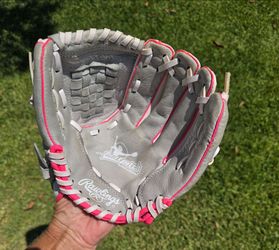 Baseball glove, RHT, see 3 pics, girls 10.5