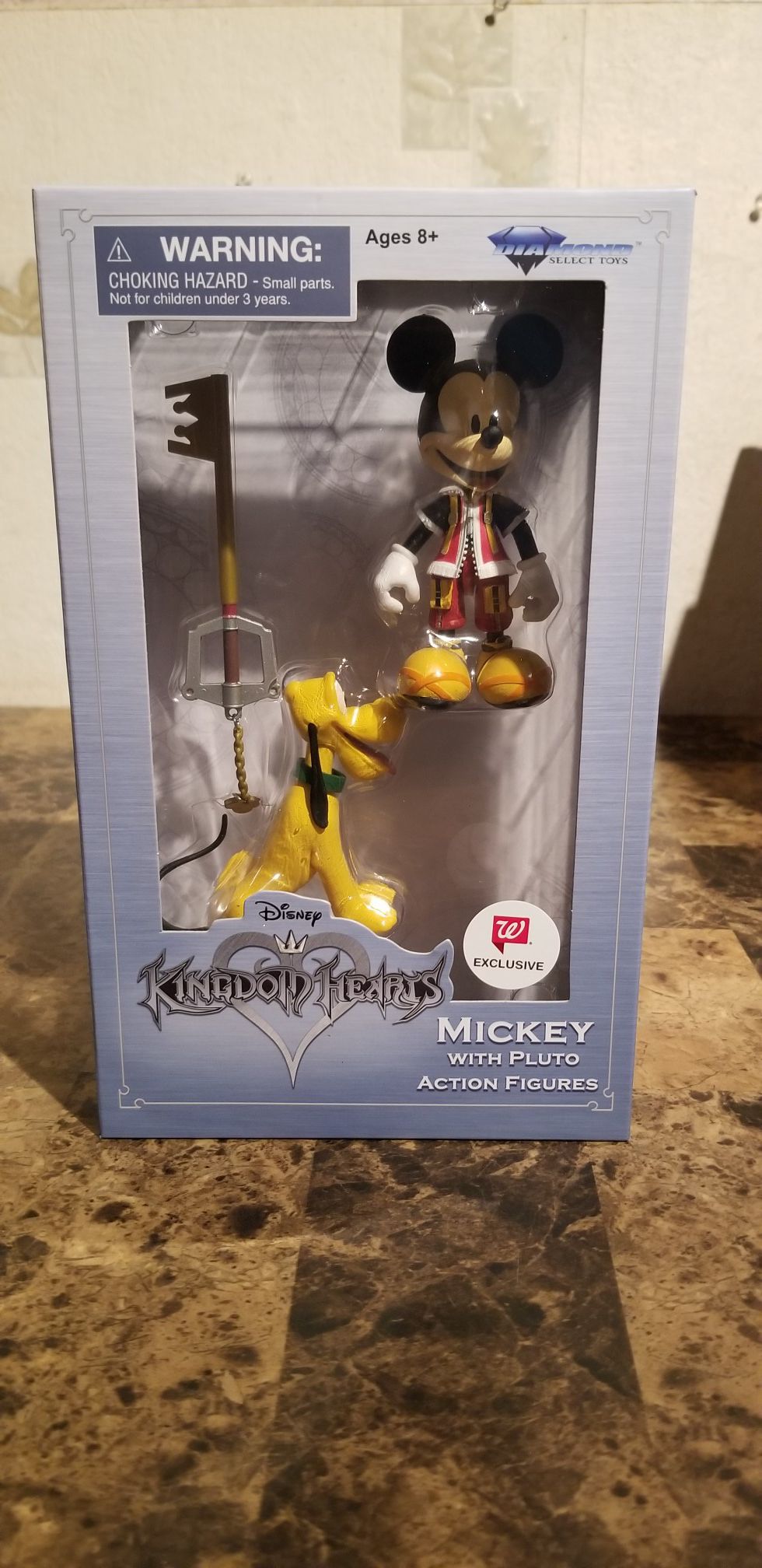 Diamond Select Toys Disney Kingdom Hearts Mickey Mouse w/ Pluto Exclusive Figure