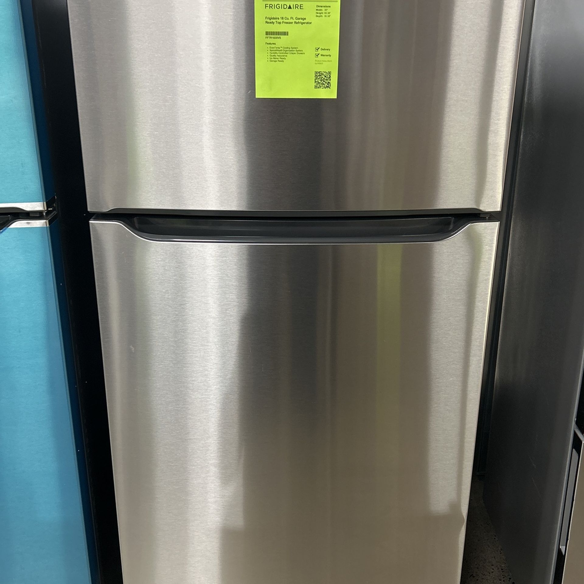 Frigidaire 18 CubFt. Garage Ready Top Freezer Refrigerator