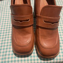 NWOT Zigisoho Size 10 Faux Leather 4” Wood Look Heels