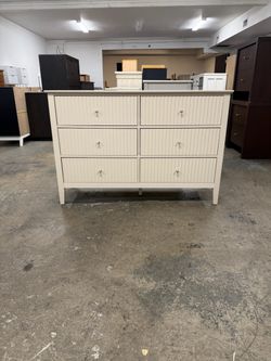 Cream/Tan 6 Drawer Dresser