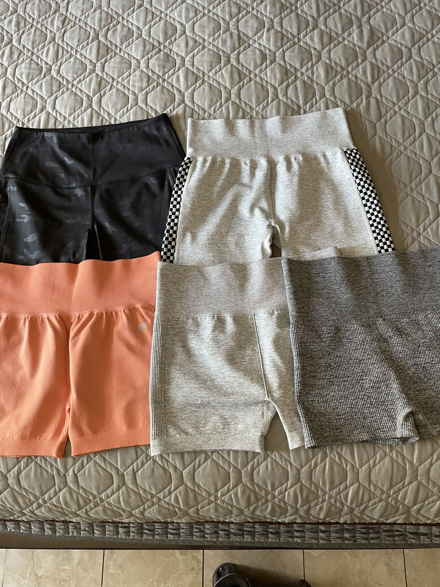 Shorts Size L
