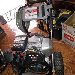 ((Pressure Washer 3200psi New In Box With 2.5 Gpm Honda Motor Asking $299 Only This Weeken Special 