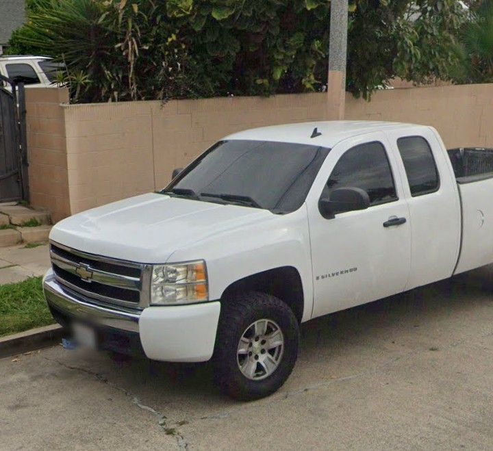 Parting Out 08 Chevy Parts Only