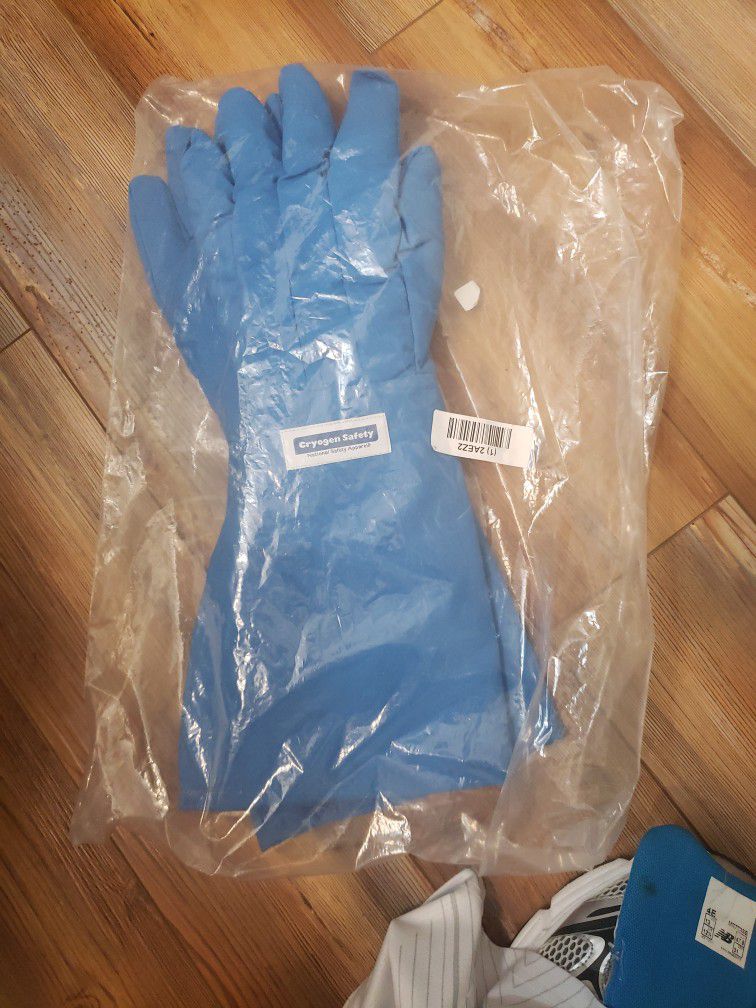 Water Resistant Cryogenic Glove