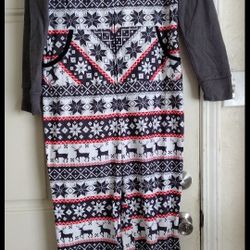 Pijama And Christmas Sweater