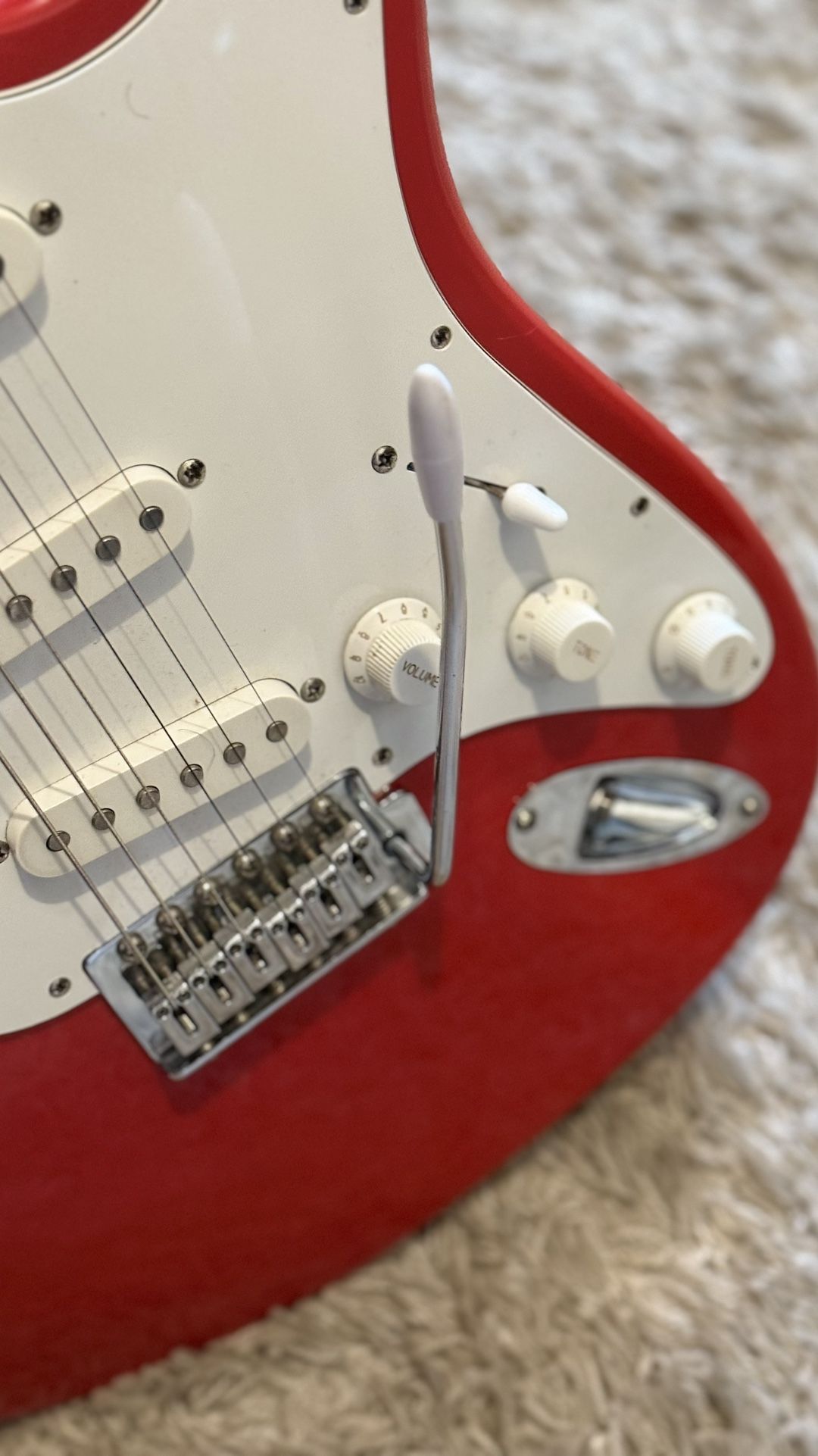 Silvertone Red-Strat Style-Electric Guitar