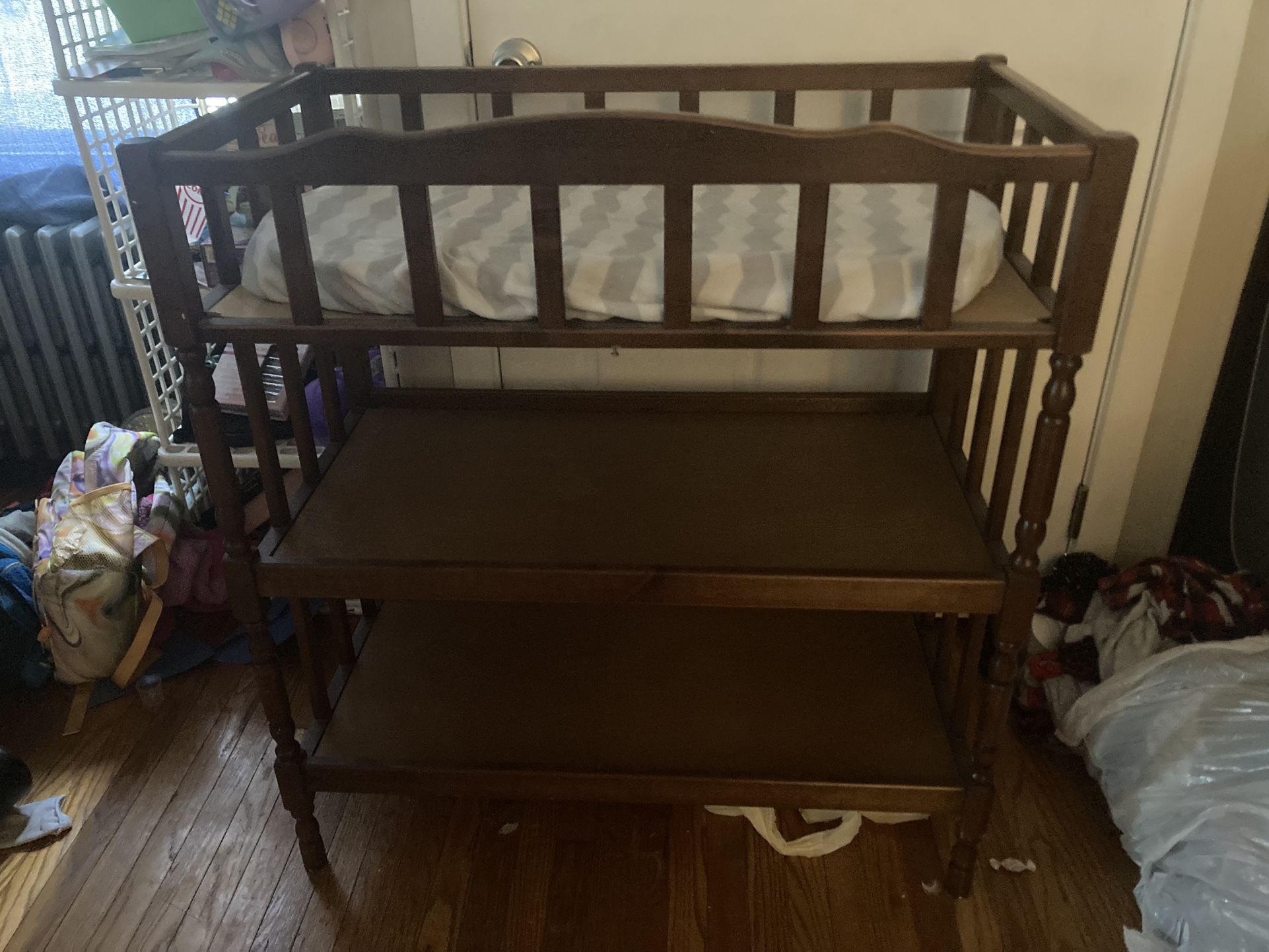 changing table w/ changing pad