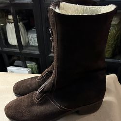 Ladies Size 8.5. Suede Zip Close Boots With Fur 
