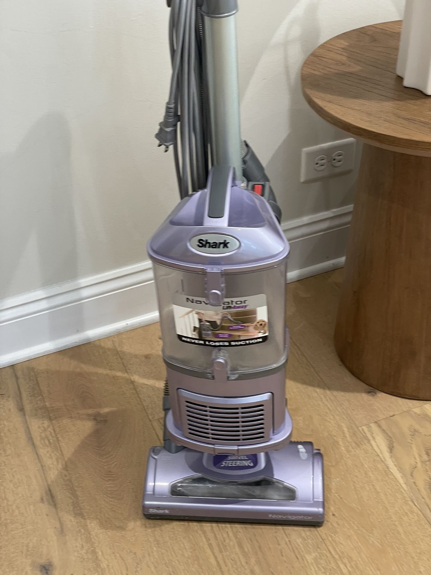 SHARK VACUUM IN PERFECT WORKS CONDITION