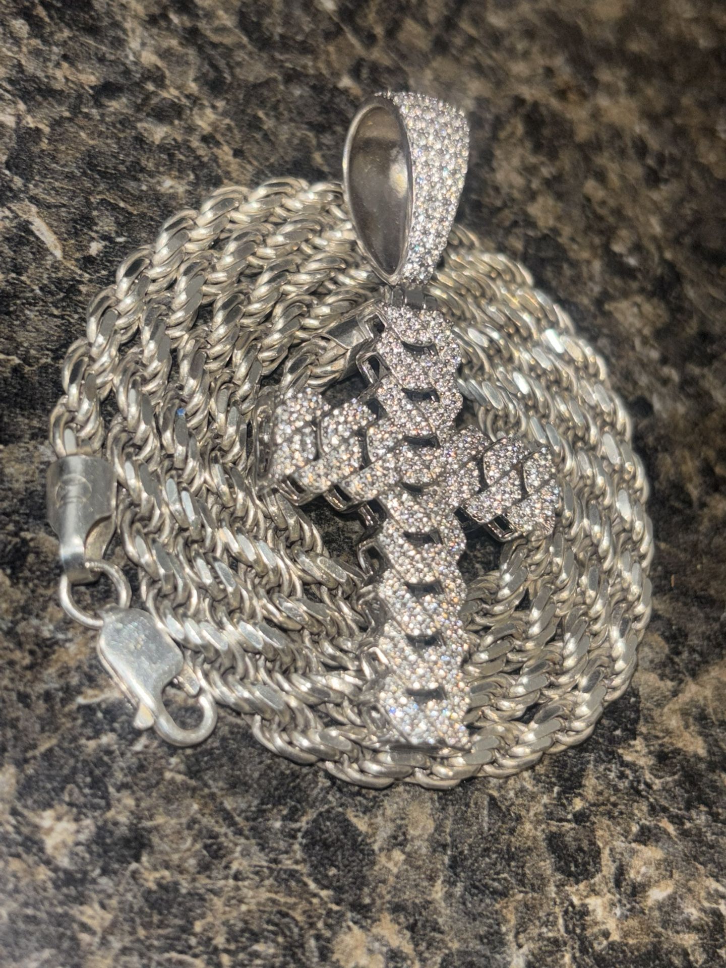 925 Italian Silver Rope Chain With Vvs1 Cross Pendant (Recently Polished And Diamond Tested)