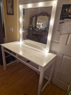 Make up vanity and mirror with lights