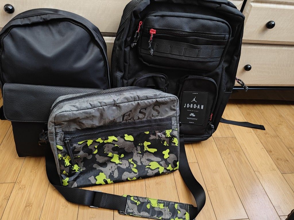 - CK Backpack - Guess