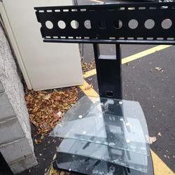 NICE TV STAND WITH MOUNT