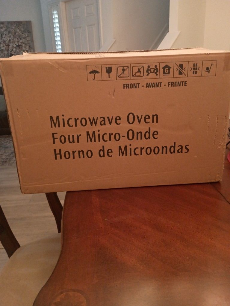 Brand New Frigidaire Microwave