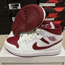 Air Jordan 1 Mid Reverse ChicagoBQ6572-161 Womens  Size 10 / 8.5 Mens Brand New