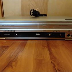 VHS / DVD Player