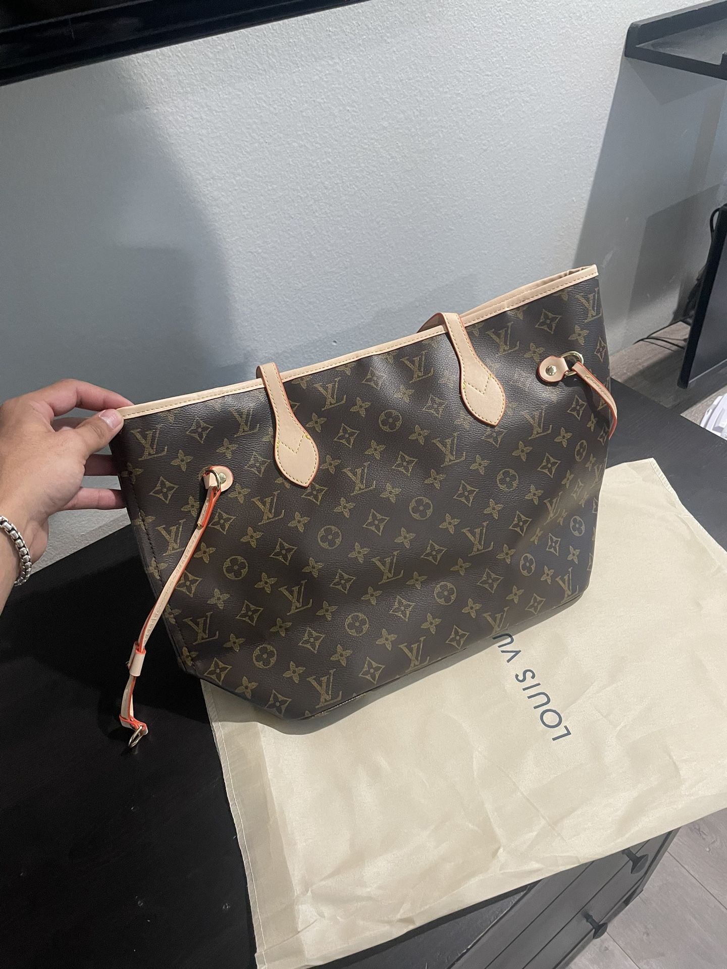 Louis Vuitton Never full Bag