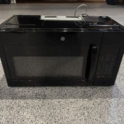 GE Microwave!!! LOW USE!!! CHEAP!!! 