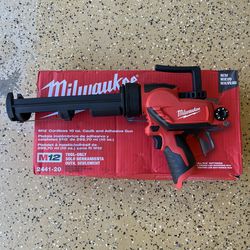 Milwaukee M12 12V Lithium-Ion Cordless 10 oz. Adhesive and Caulk Gun (Tool-Only