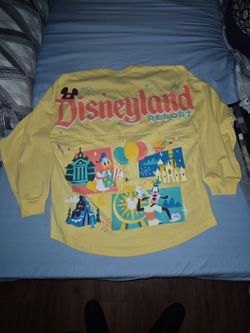 New Disneyland long sleeve shirt Size M